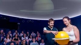 IQ V planetáriu pořádají i speciální živáky